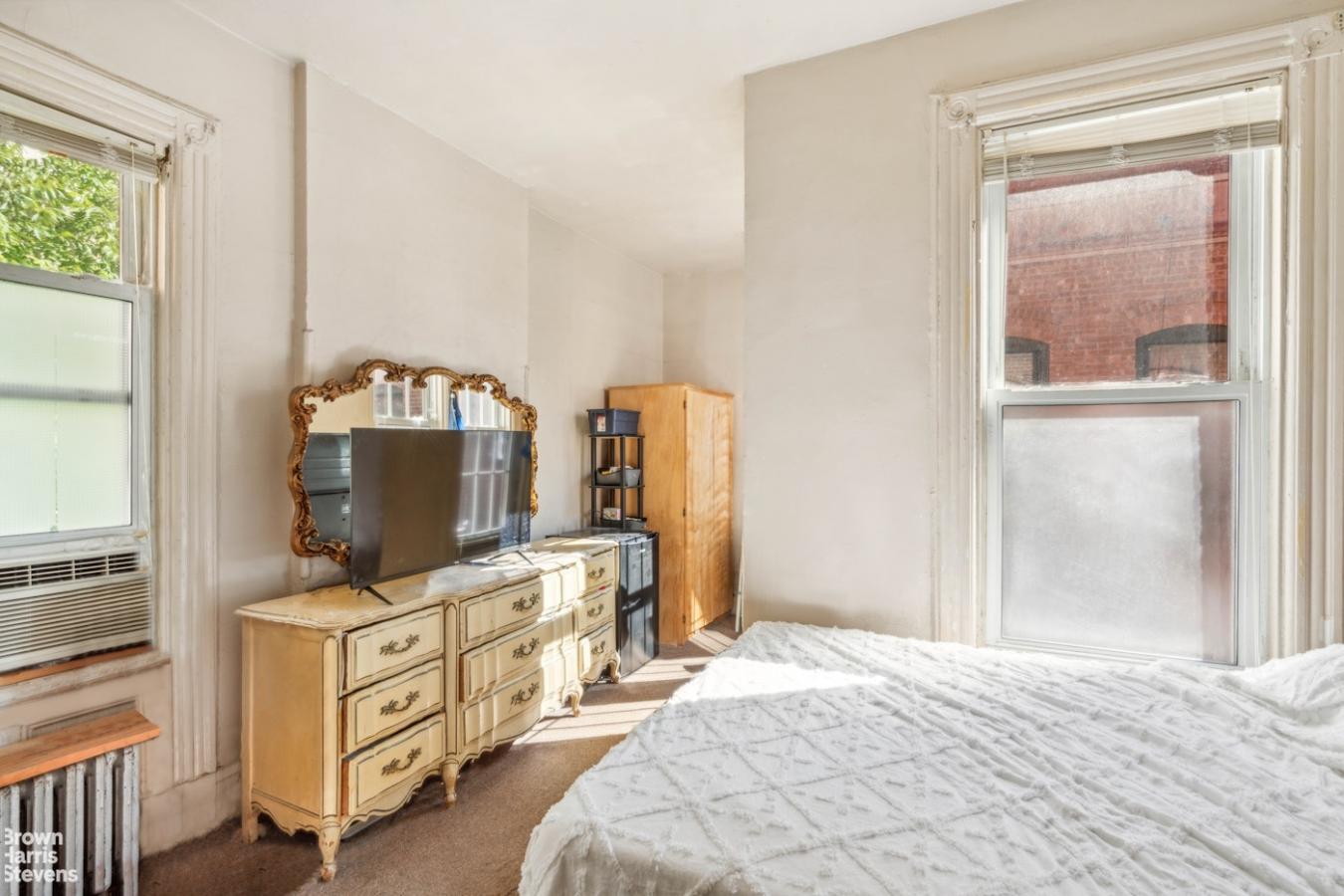 East Harlem, New York, 10035, United States, 3 Bedrooms Bedrooms, ,1 BathroomBathrooms,Residential,For Sale,1951955