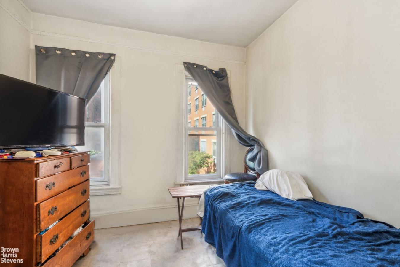 East Harlem, New York, 10035, United States, 3 Bedrooms Bedrooms, ,1 BathroomBathrooms,Residential,For Sale,1951955