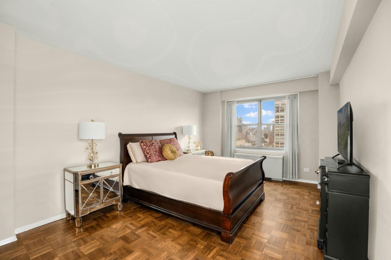 New York, New York, 10022, United States, 2 Bedrooms Bedrooms, ,2 BathroomsBathrooms,Residential,For Sale,1951952