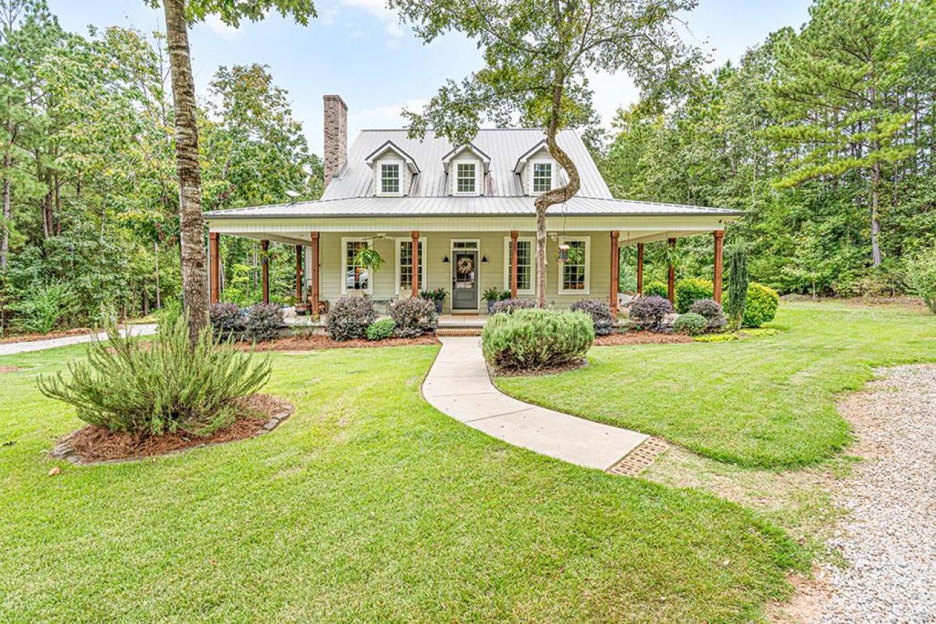 Hodges, Greenwood, 29653, United States, 4 Bedrooms Bedrooms, ,2 BathroomsBathrooms,Residential,For Sale,1954351 Hodges, Greenwood, 29653, United States, 4 Bedrooms Bedrooms, ,2 BathroomsBathrooms,Residential,For Sale,1954351