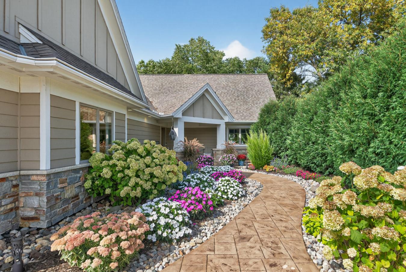 Elysian, Le Sueur, 56028, United States, 3 Bedrooms Bedrooms, ,3 BathroomsBathrooms,Residential,For Sale,1952219