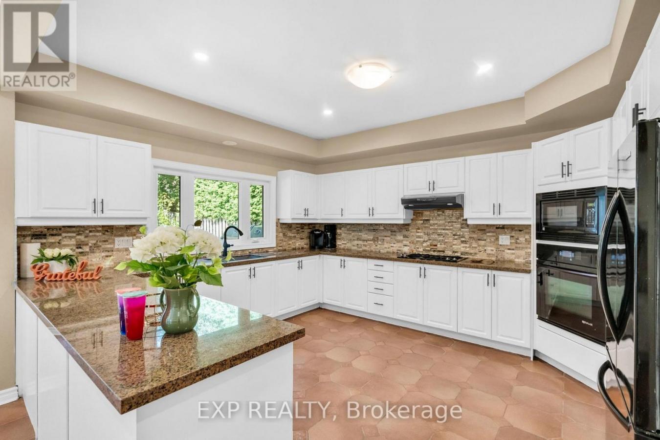 Newmarket, ON, L3X1M1, Canada, 5 Bedrooms Bedrooms, ,4 BathroomsBathrooms,Residential,For Sale,1952217