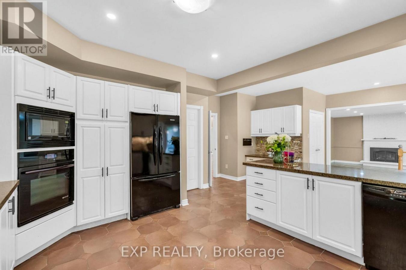 Newmarket, ON, L3X1M1, Canada, 5 Bedrooms Bedrooms, ,4 BathroomsBathrooms,Residential,For Sale,1952217