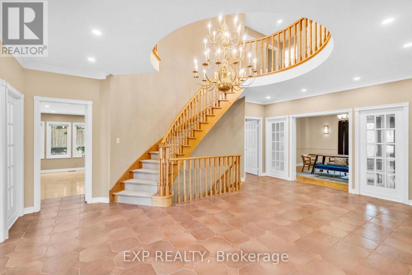 Newmarket, ON, L3X1M1, Canada, 5 Bedrooms Bedrooms, ,4 BathroomsBathrooms,Residential,For Sale,1952217