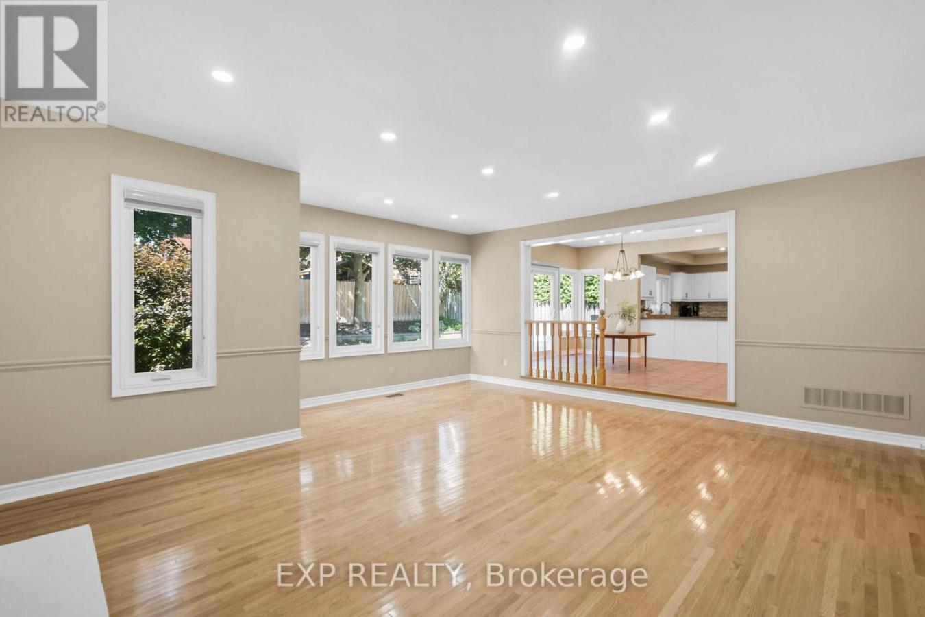 Newmarket, ON, L3X1M1, Canada, 5 Bedrooms Bedrooms, ,4 BathroomsBathrooms,Residential,For Sale,1952217