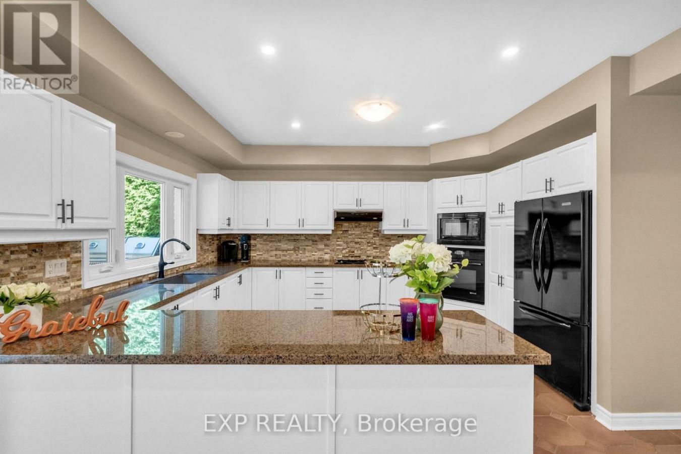 Newmarket, ON, L3X1M1, Canada, 5 Bedrooms Bedrooms, ,4 BathroomsBathrooms,Residential,For Sale,1952217