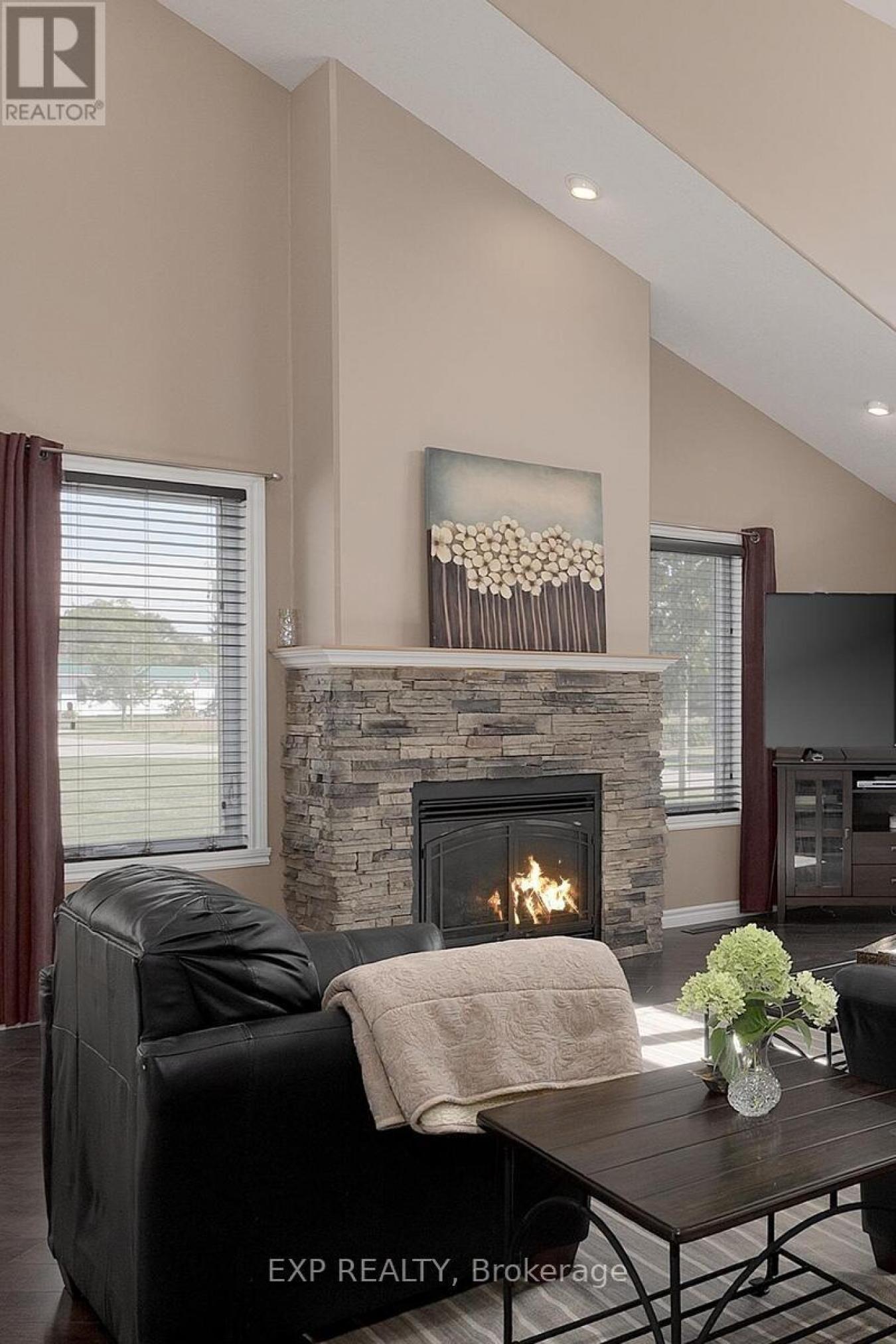 Bayham (Vienna), ON, N0J1Z0, Canada, ,Residential,For Sale,1952215