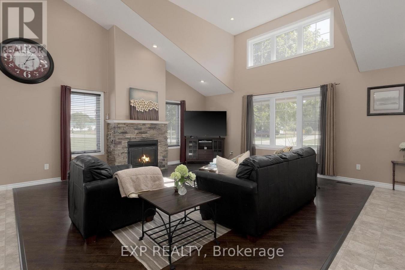 Bayham (Vienna), ON, N0J1Z0, Canada, ,Residential,For Sale,1952215