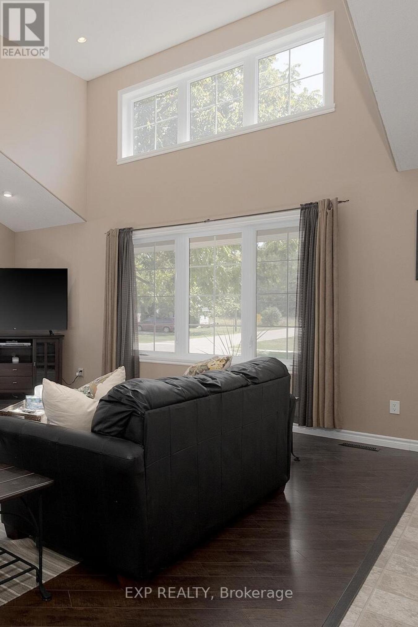 Bayham (Vienna), ON, N0J1Z0, Canada, ,Residential,For Sale,1952215