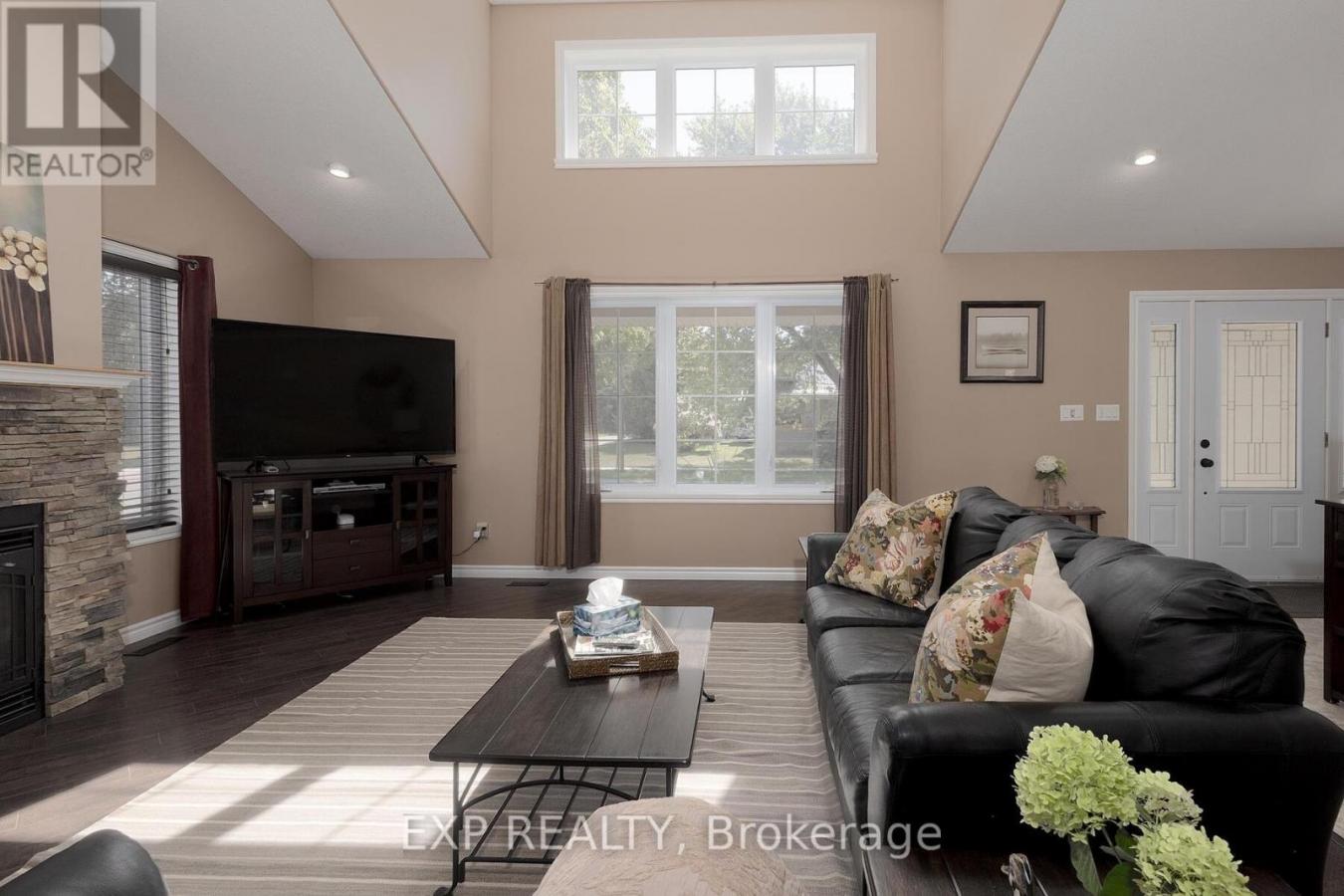 Bayham (Vienna), ON, N0J1Z0, Canada, ,Residential,For Sale,1952215