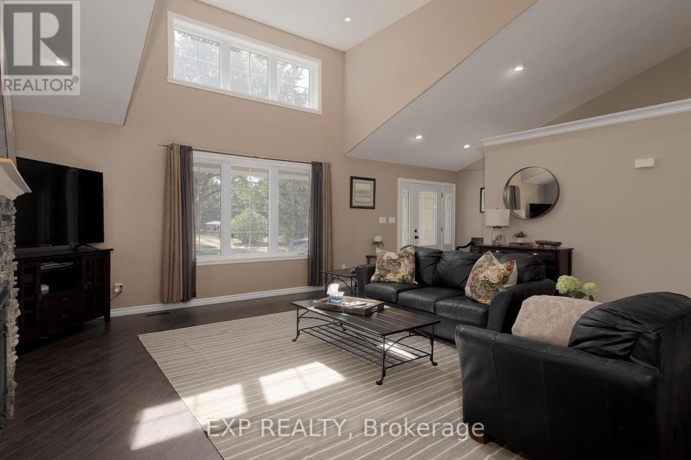 Bayham (Vienna), ON, N0J1Z0, Canada, ,Residential,For Sale,1952215