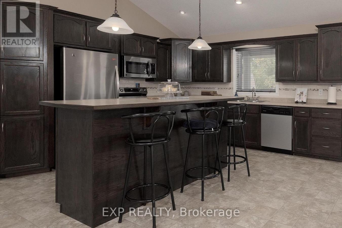 Bayham (Vienna), ON, N0J1Z0, Canada, ,Residential,For Sale,1952215