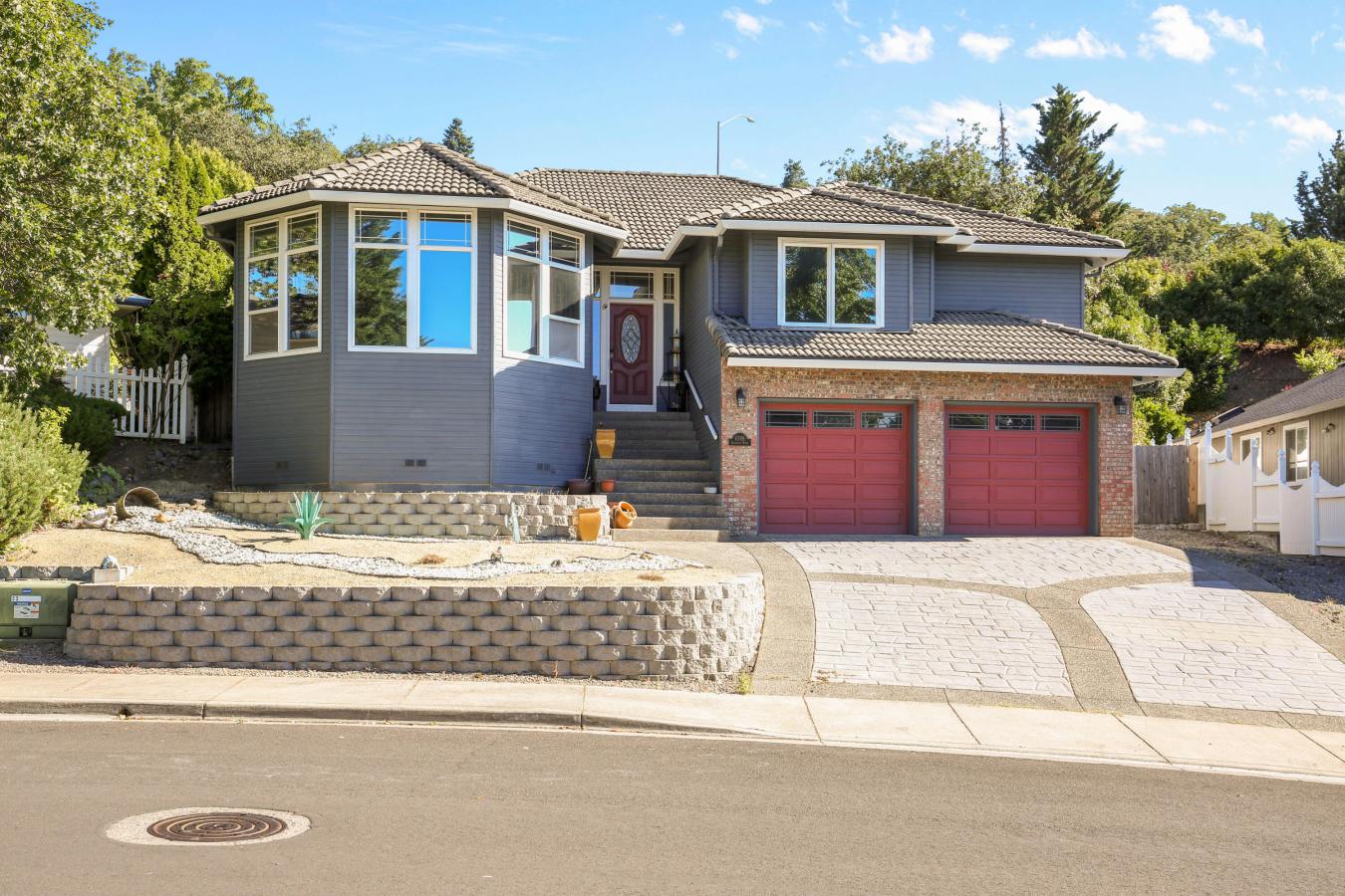 Medford, Jackson, 97504, United States, 4 Bedrooms Bedrooms, ,1 BathroomBathrooms,Residential,For Sale,1952214