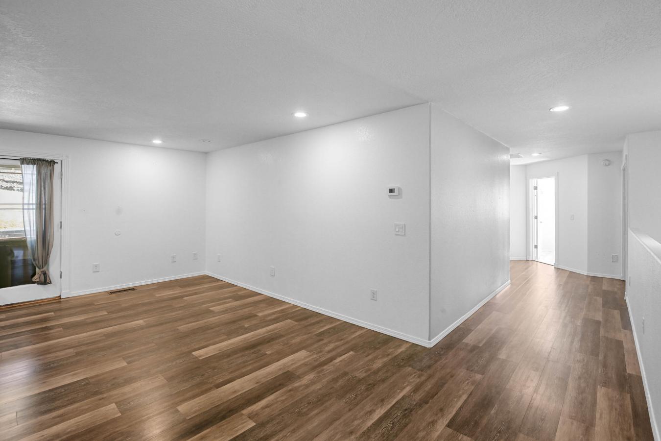 Medford, Jackson, 97504, United States, 4 Bedrooms Bedrooms, ,1 BathroomBathrooms,Residential,For Sale,1952214