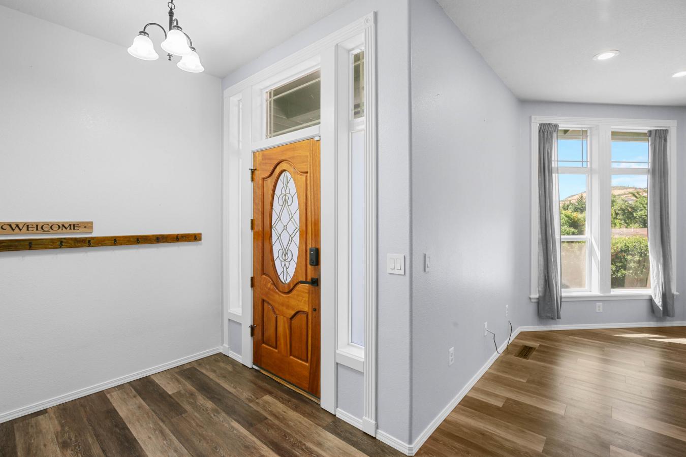 Medford, Jackson, 97504, United States, 4 Bedrooms Bedrooms, ,1 BathroomBathrooms,Residential,For Sale,1952214