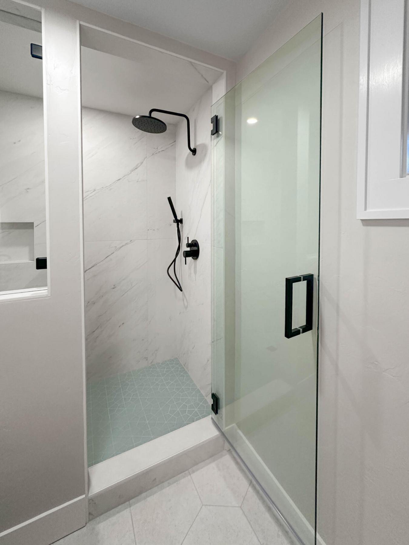 Ashland, Jackson, 97520, United States, 5 Bedrooms Bedrooms, ,3 BathroomsBathrooms,Residential,For Sale,1952212