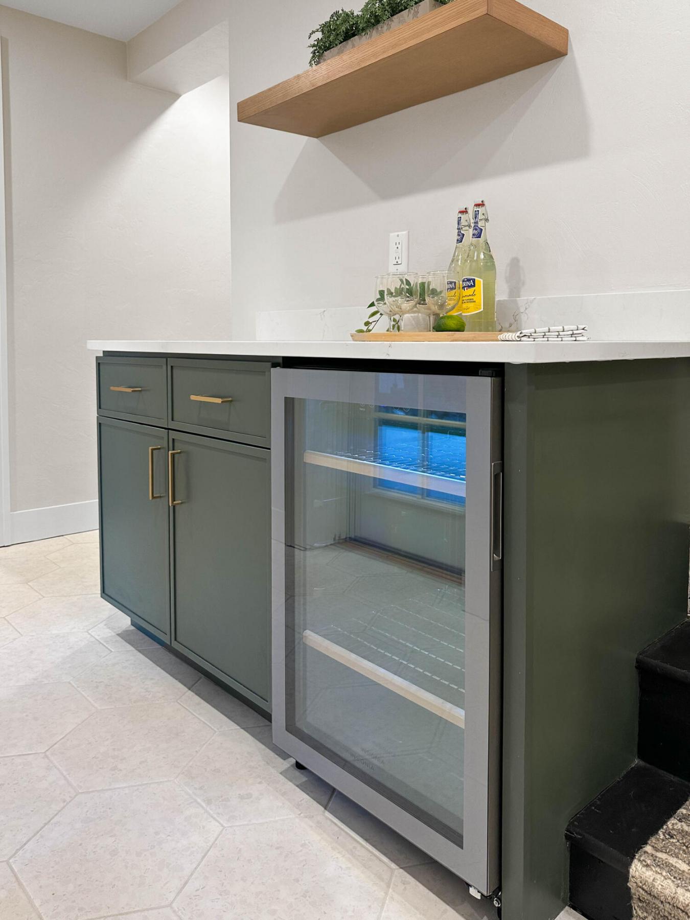 Ashland, Jackson, 97520, United States, 5 Bedrooms Bedrooms, ,3 BathroomsBathrooms,Residential,For Sale,1952212