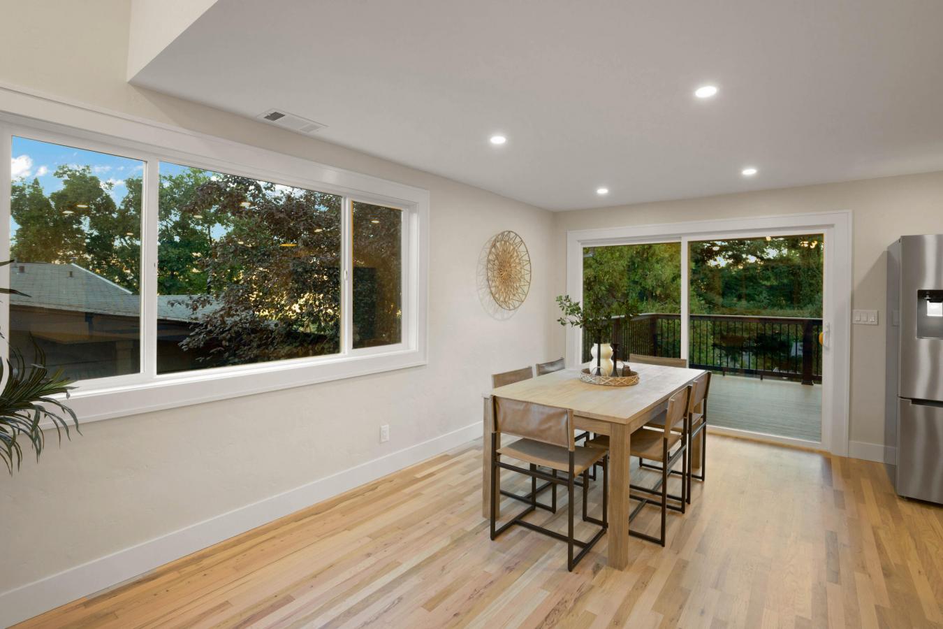 Ashland, Jackson, 97520, United States, 5 Bedrooms Bedrooms, ,3 BathroomsBathrooms,Residential,For Sale,1952212