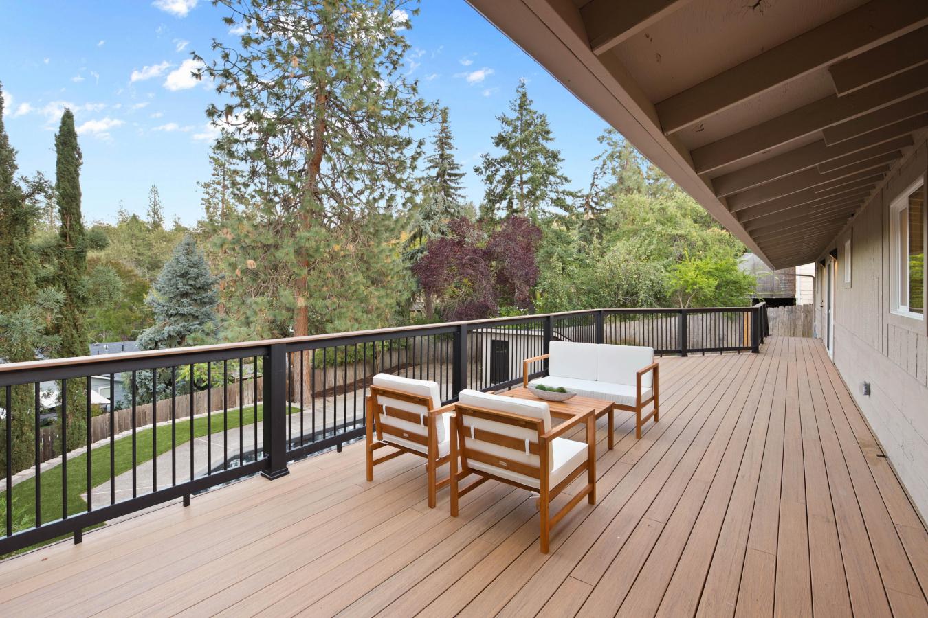 Ashland, Jackson, 97520, United States, 5 Bedrooms Bedrooms, ,3 BathroomsBathrooms,Residential,For Sale,1952212