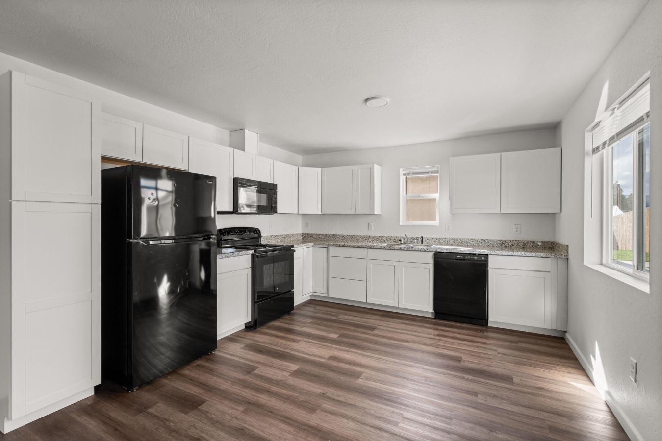 Medford, Jackson, 97501, United States, 16 Bedrooms Bedrooms, ,16 BathroomsBathrooms,Residential,For Sale,1952211