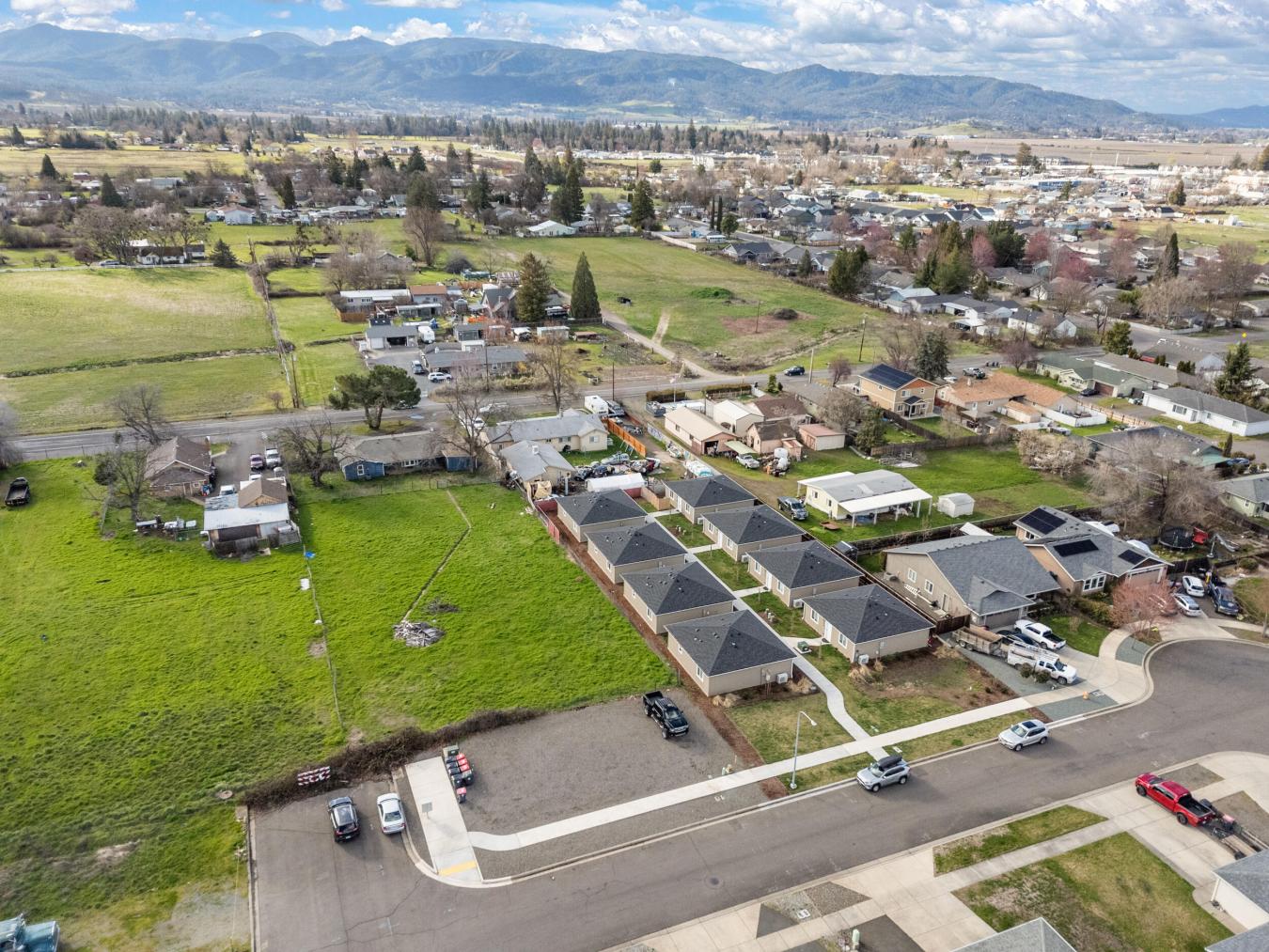 Medford, Jackson, 97501, United States, 16 Bedrooms Bedrooms, ,16 BathroomsBathrooms,Residential,For Sale,1952211