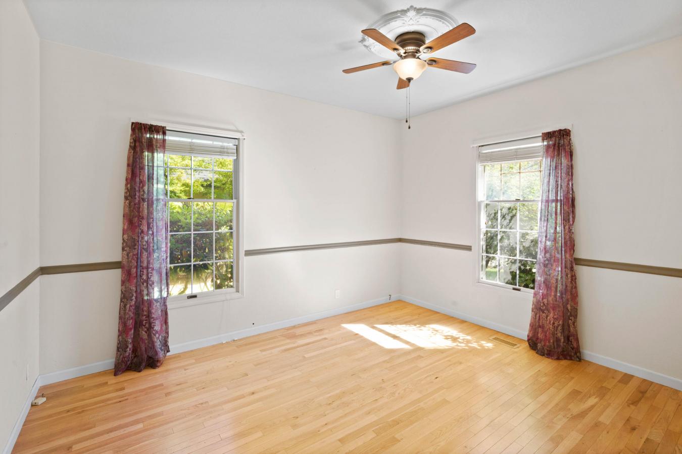 Merlin, Josephine, 97532, United States, 3 Bedrooms Bedrooms, ,2 BathroomsBathrooms,Residential,For Sale,1952210