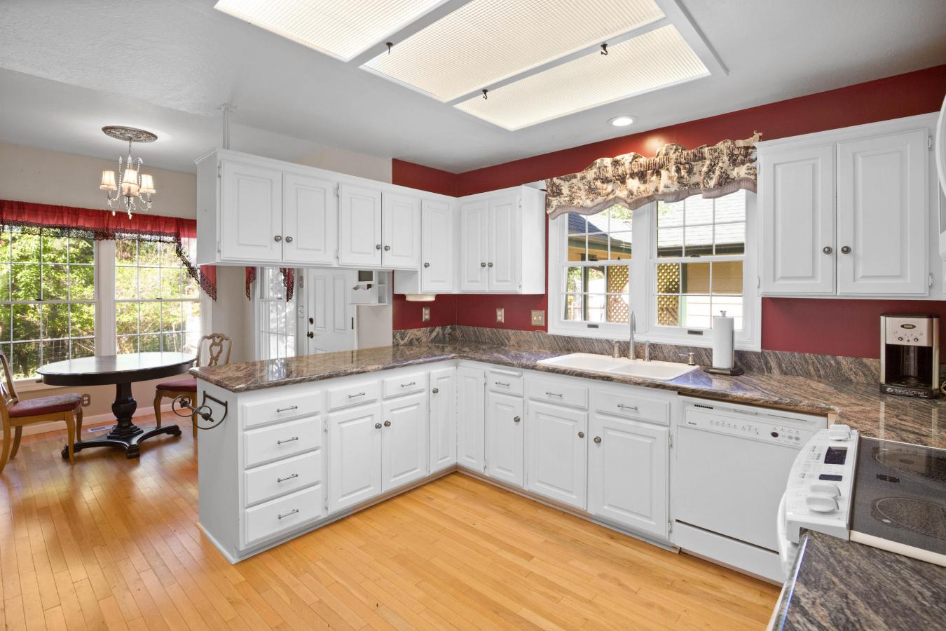 Merlin, Josephine, 97532, United States, 3 Bedrooms Bedrooms, ,2 BathroomsBathrooms,Residential,For Sale,1952210