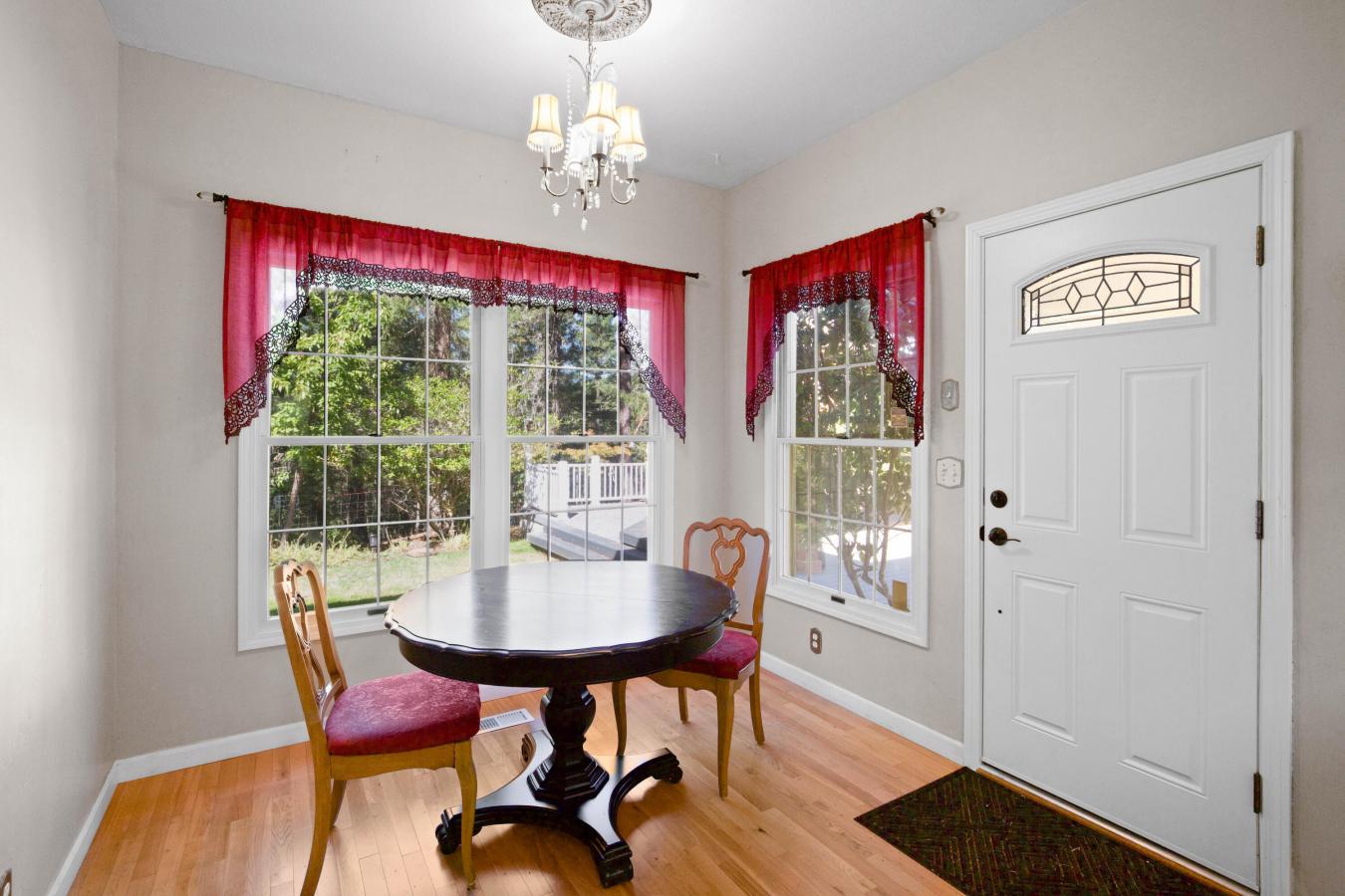 Merlin, Josephine, 97532, United States, 3 Bedrooms Bedrooms, ,2 BathroomsBathrooms,Residential,For Sale,1952210