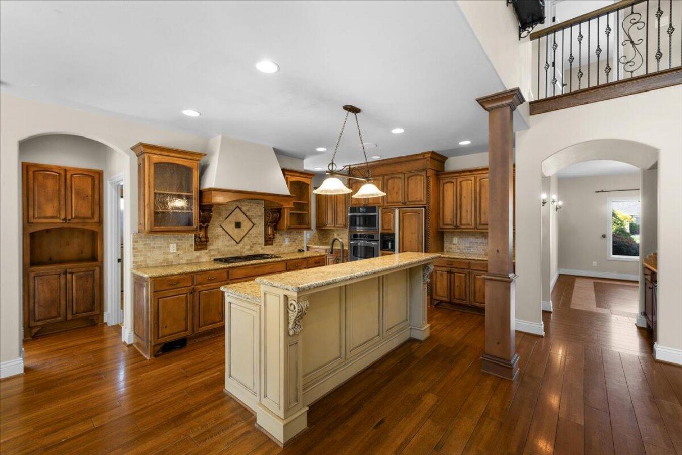 Eagle Point, Jackson, 97524, United States, 5 Bedrooms Bedrooms, ,3 BathroomsBathrooms,Residential,For Sale,1952208