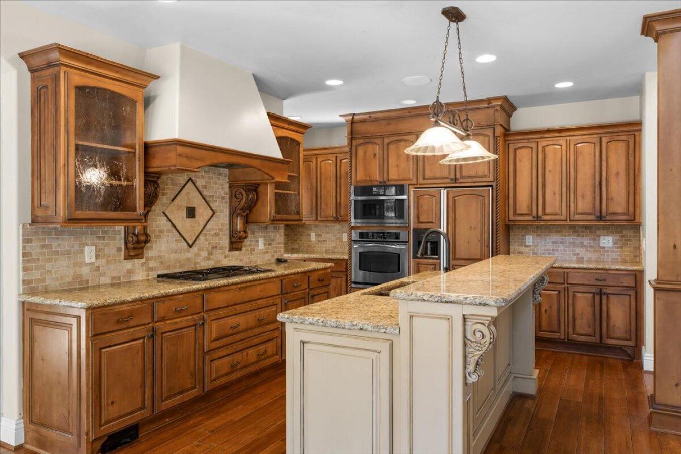 Eagle Point, Jackson, 97524, United States, 5 Bedrooms Bedrooms, ,3 BathroomsBathrooms,Residential,For Sale,1952208