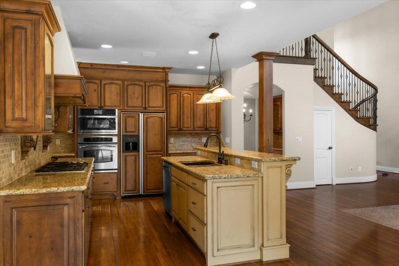 Eagle Point, Jackson, 97524, United States, 5 Bedrooms Bedrooms, ,3 BathroomsBathrooms,Residential,For Sale,1952208