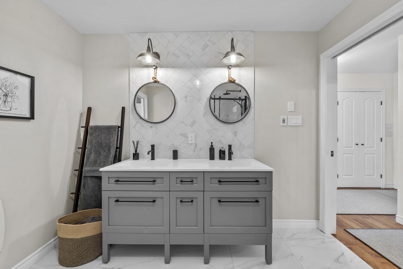 Canton-de-Stanstead, QC, J1X 3W4, Canada, 3 Bedrooms Bedrooms, ,1 BathroomBathrooms,Residential,For Sale,1952388