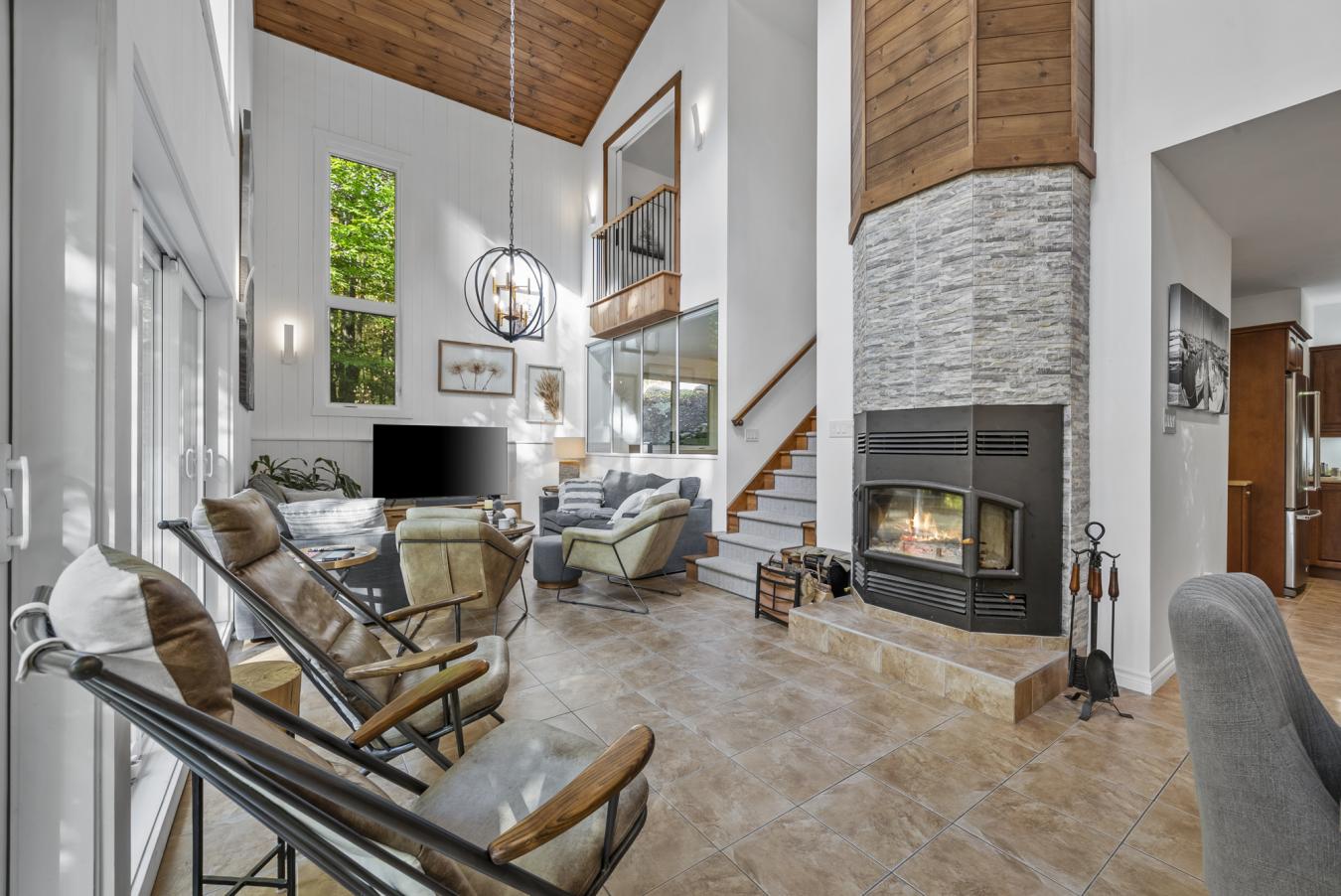 Canton-de-Stanstead, QC, J1X 3W4, Canada, 3 Bedrooms Bedrooms, ,1 BathroomBathrooms,Residential,For Sale,1952388