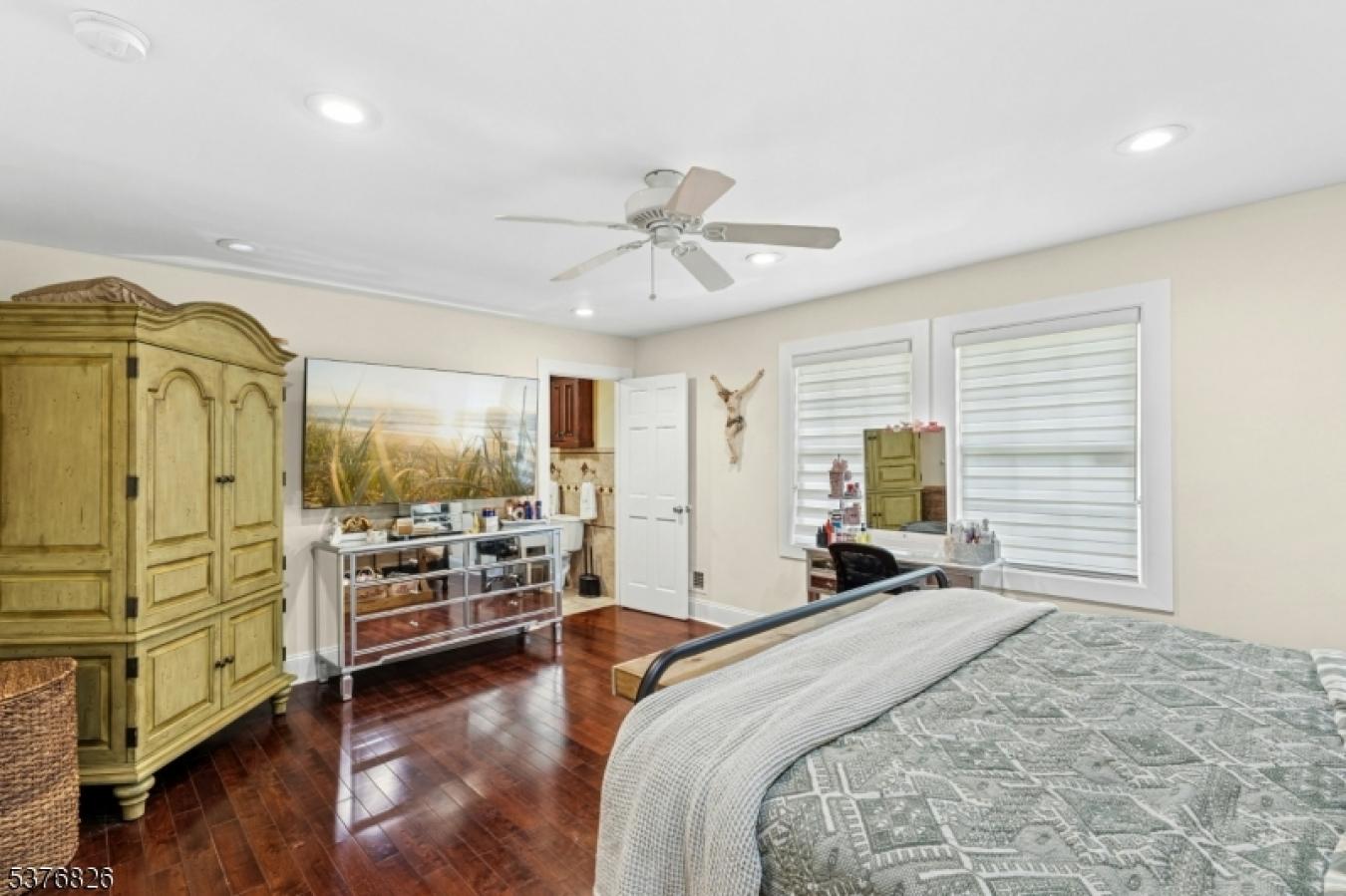 Scotch Plains Twp., Union, 07076, United States, 3 Bedrooms Bedrooms, ,2 BathroomsBathrooms,Residential,For Sale,1952206