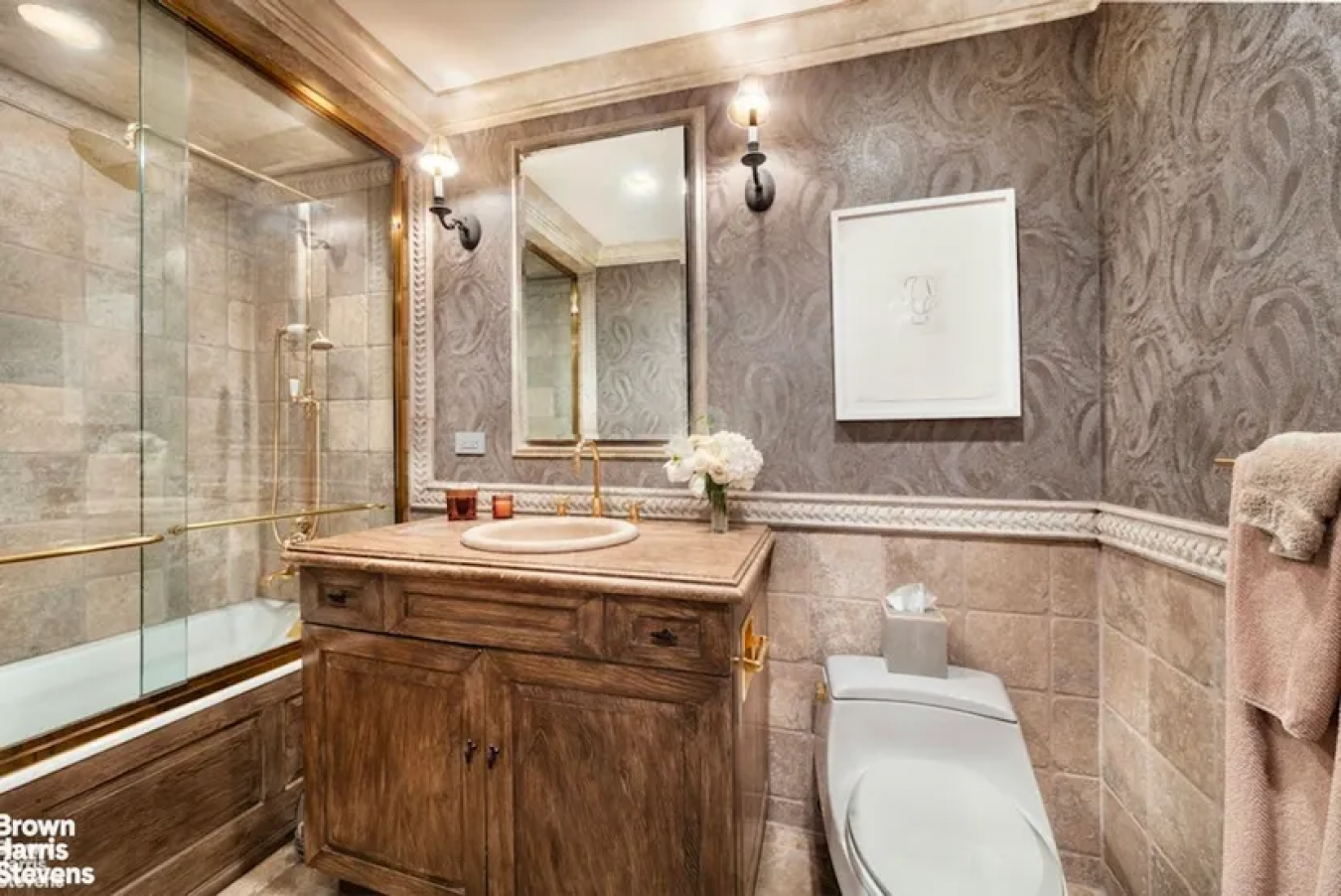 New York, New York, 10023, United States, 3 Bedrooms Bedrooms, ,3 BathroomsBathrooms,Residential,For Sale,1951945