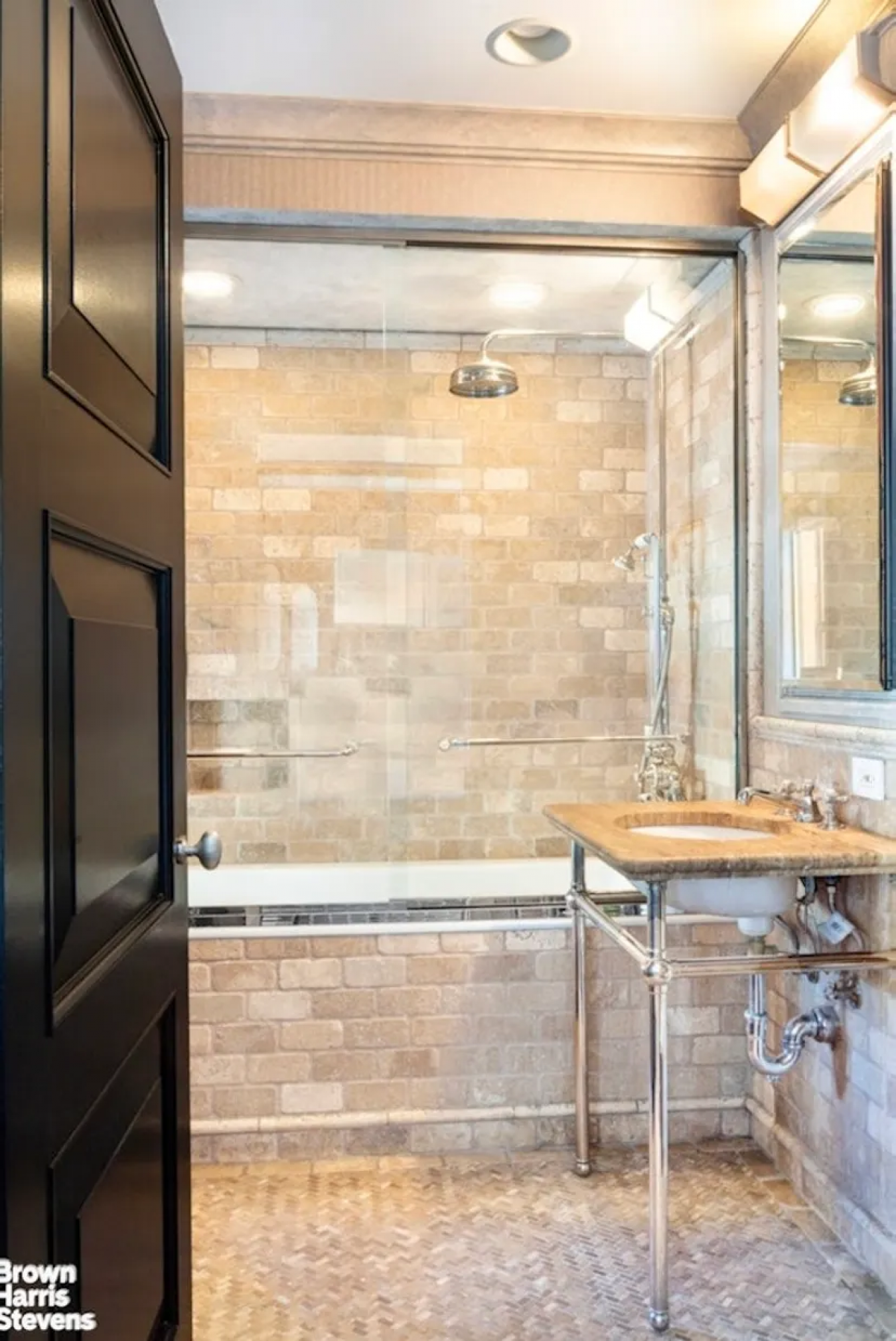 New York, New York, 10023, United States, 3 Bedrooms Bedrooms, ,3 BathroomsBathrooms,Residential,For Sale,1951945