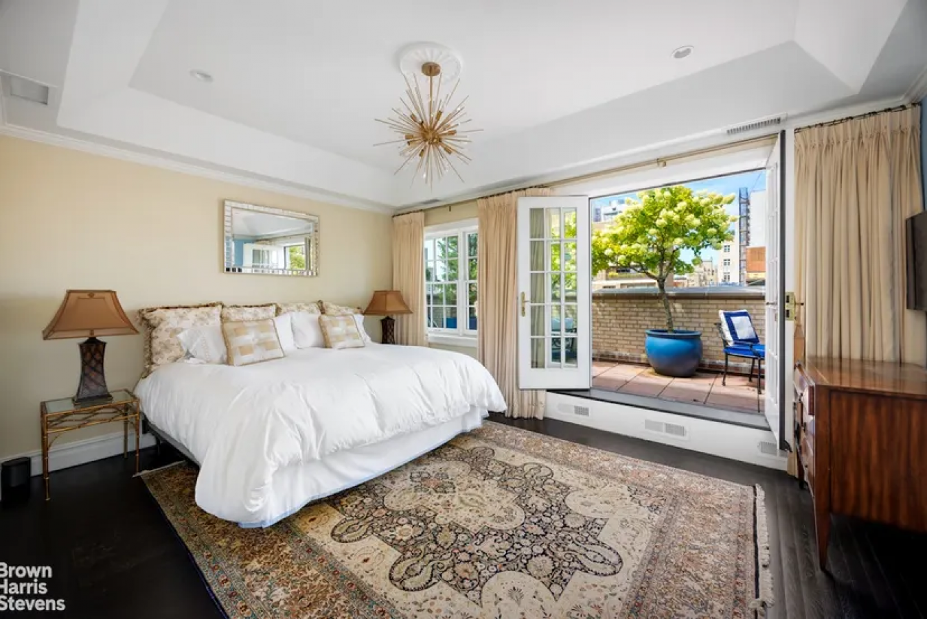 Manhattan, New York, 10028, United States, 3 Bedrooms Bedrooms, ,2 BathroomsBathrooms,Residential,For Sale,1951944