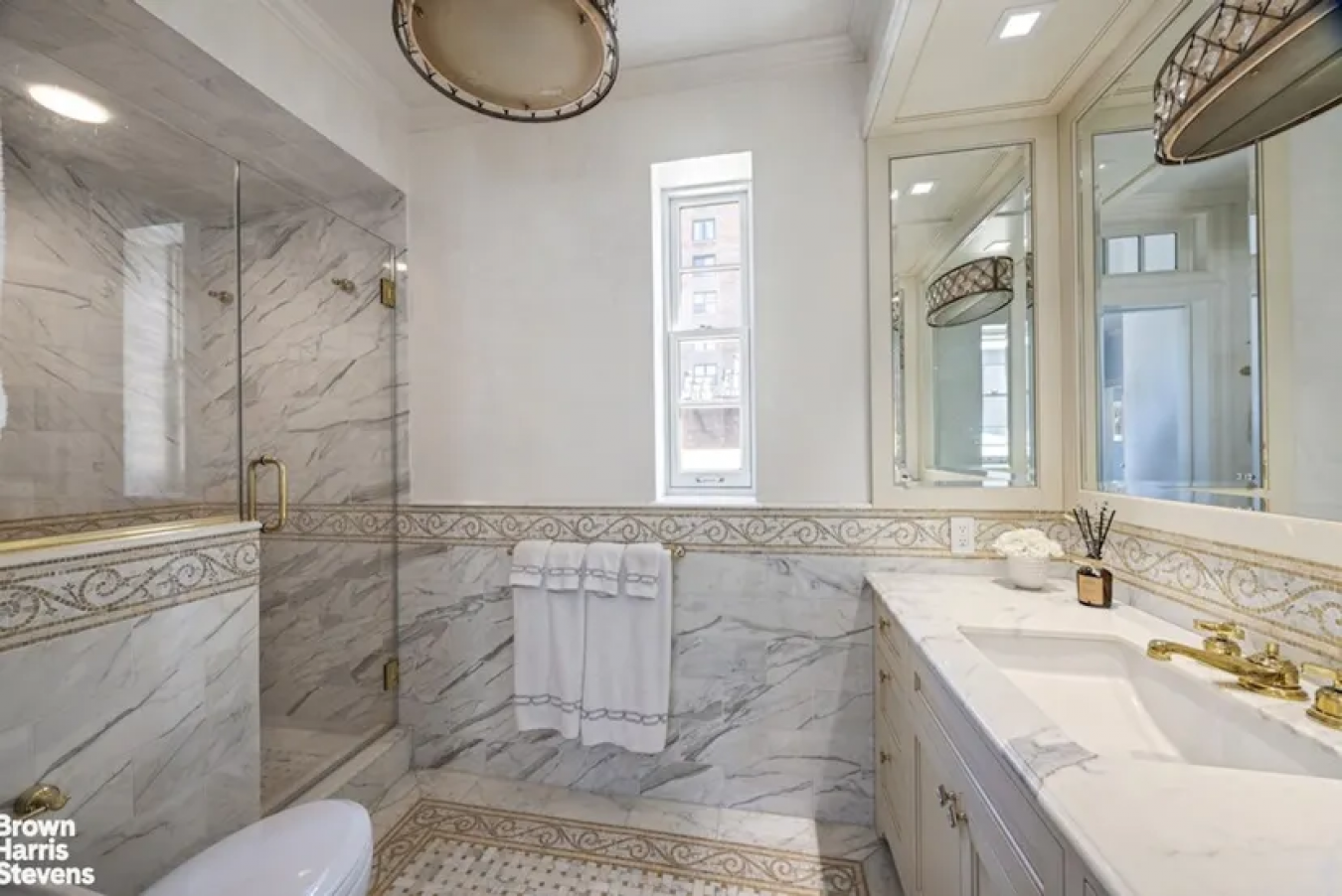 Manhattan, New York, 10028, United States, 3 Bedrooms Bedrooms, ,2 BathroomsBathrooms,Residential,For Sale,1951944