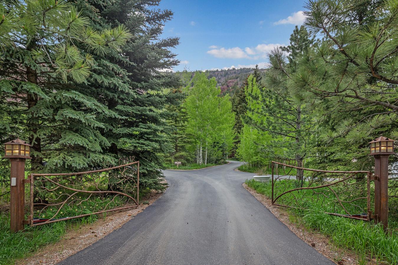 Redstone, Colorado, 81623, United States, 4 Bedrooms Bedrooms, ,4 BathroomsBathrooms,Residential,For Sale,1952203