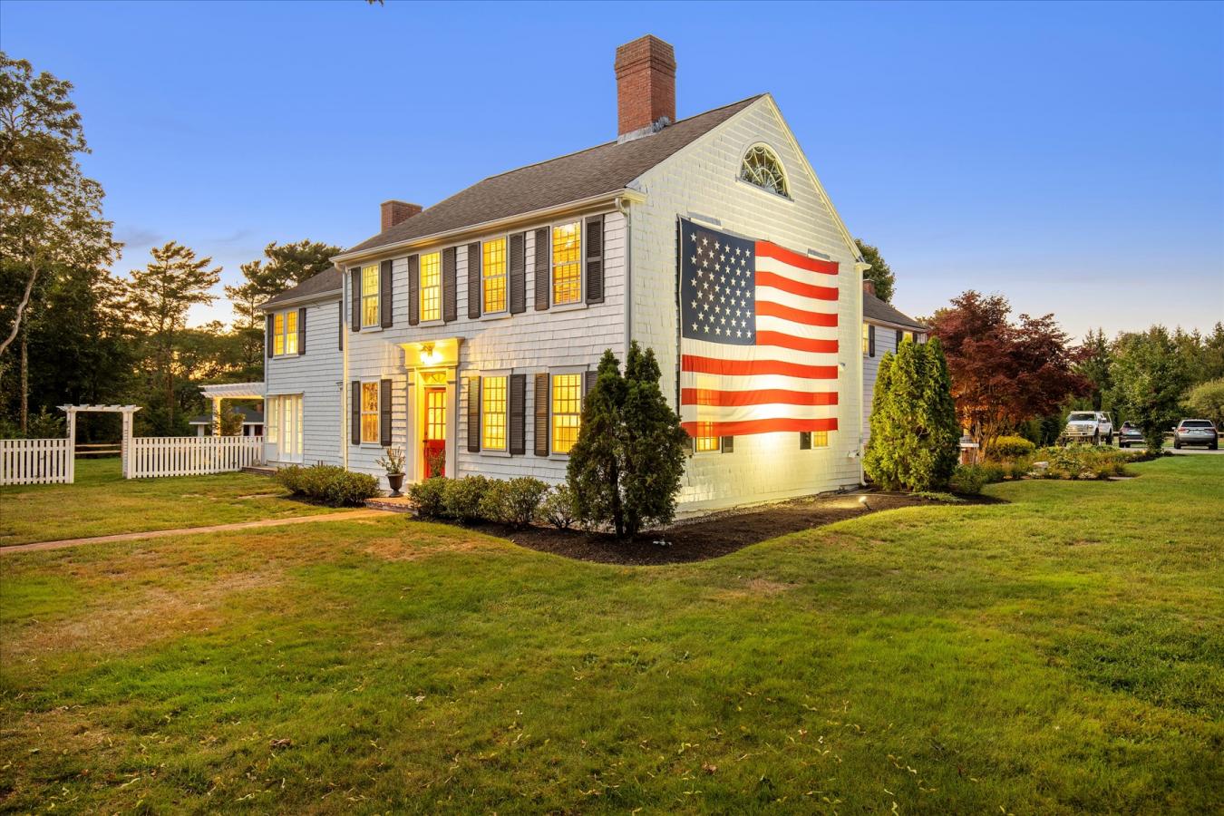 East Falmouth, Barnstable, 02536, United States, 7 Bedrooms Bedrooms, ,7 BathroomsBathrooms,Residential,For Sale,1952202