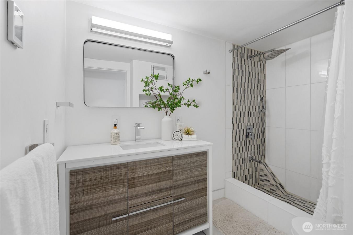 Seattle, King, 98146, United States, 5 Bedrooms Bedrooms, ,3 BathroomsBathrooms,Residential,For Sale,1952199