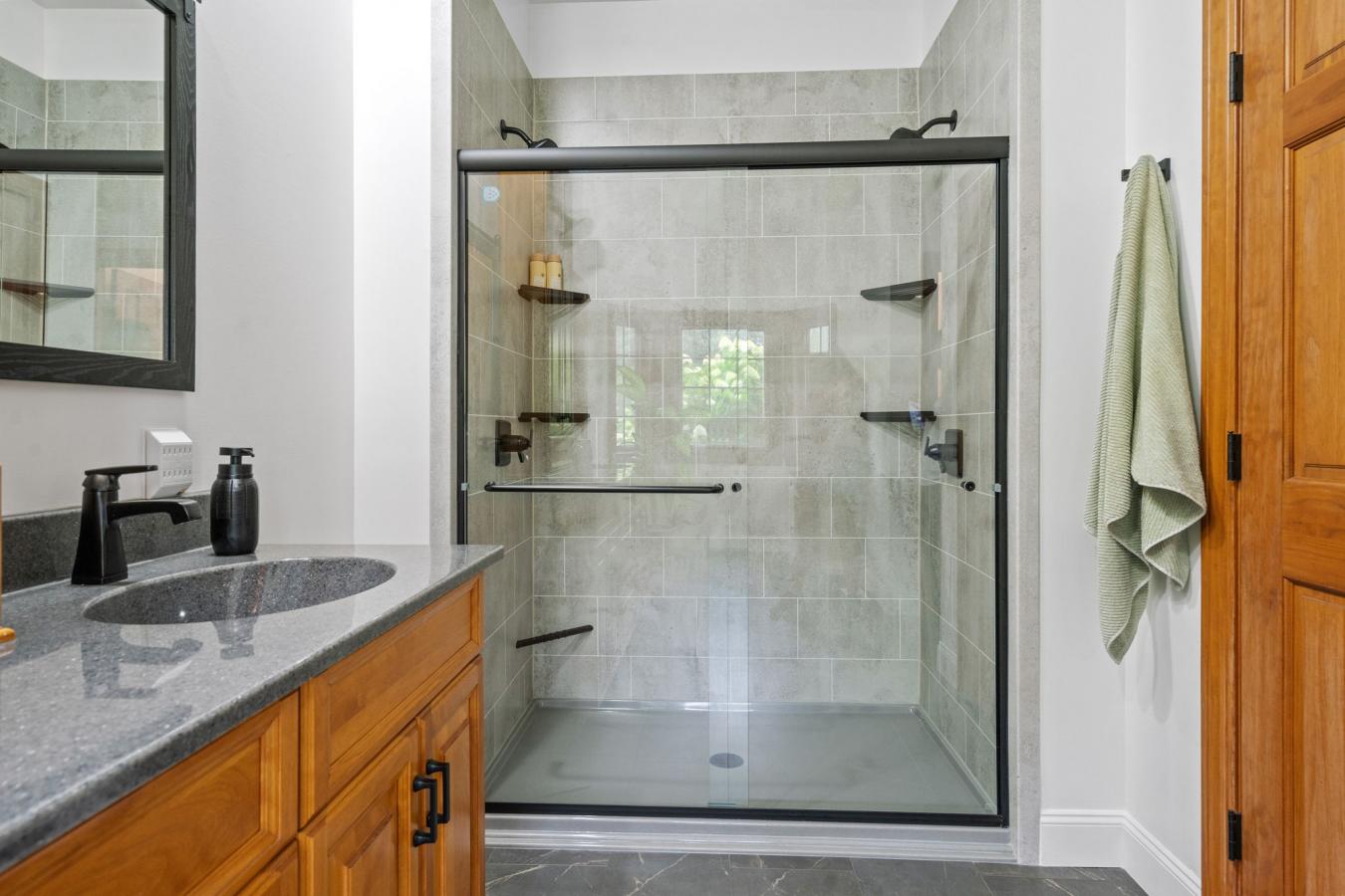 Schodack Landing, Rensselaer, 12144, United States, 3 Bedrooms Bedrooms, ,2 BathroomsBathrooms,Residential,For Sale,1952197