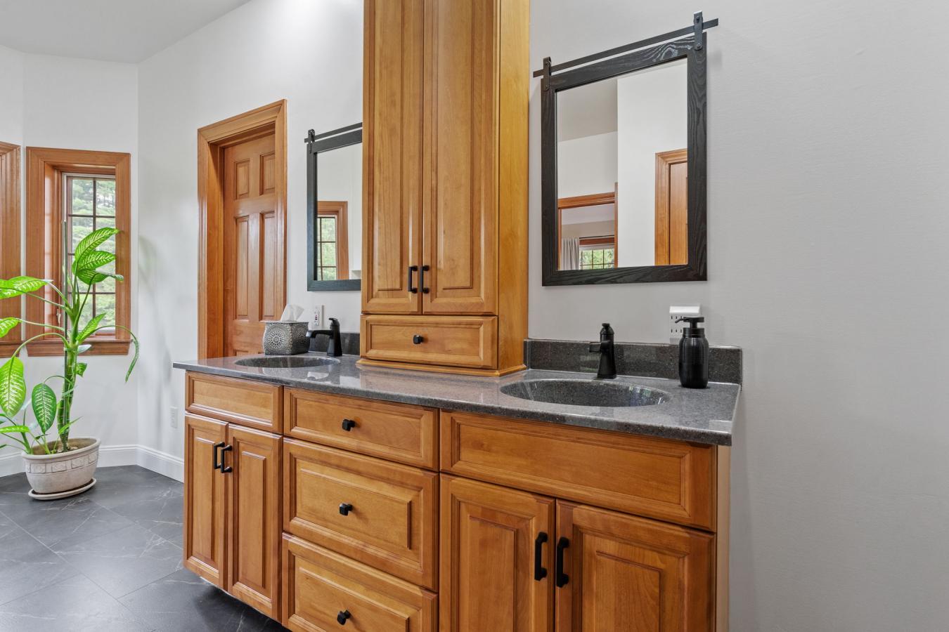 Schodack Landing, Rensselaer, 12144, United States, 3 Bedrooms Bedrooms, ,2 BathroomsBathrooms,Residential,For Sale,1952197