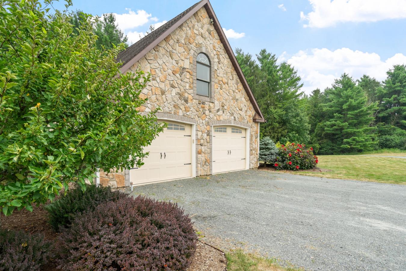 Schodack Landing, Rensselaer, 12144, United States, 3 Bedrooms Bedrooms, ,2 BathroomsBathrooms,Residential,For Sale,1952197