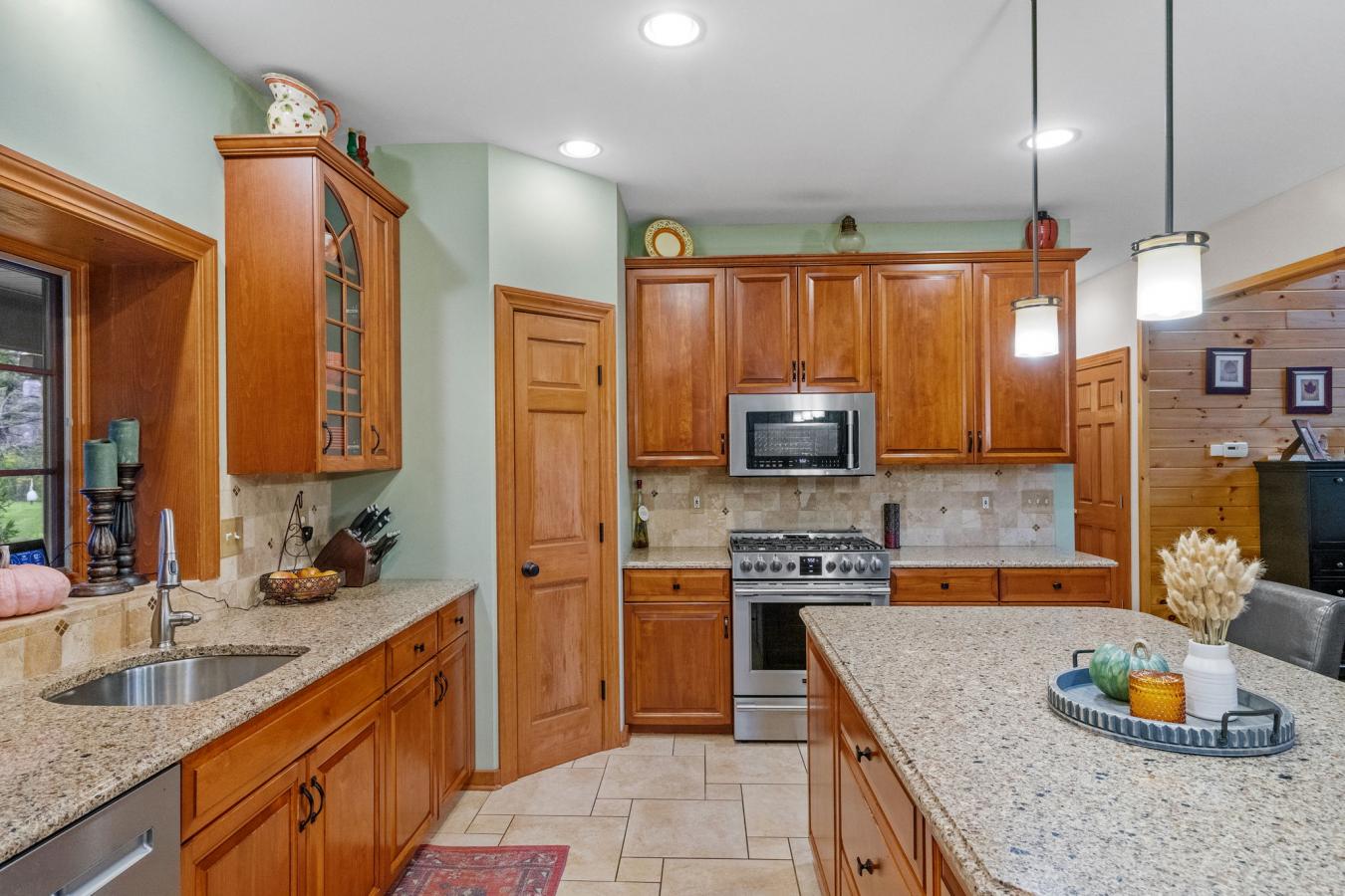 Schodack Landing, Rensselaer, 12144, United States, 3 Bedrooms Bedrooms, ,2 BathroomsBathrooms,Residential,For Sale,1952197