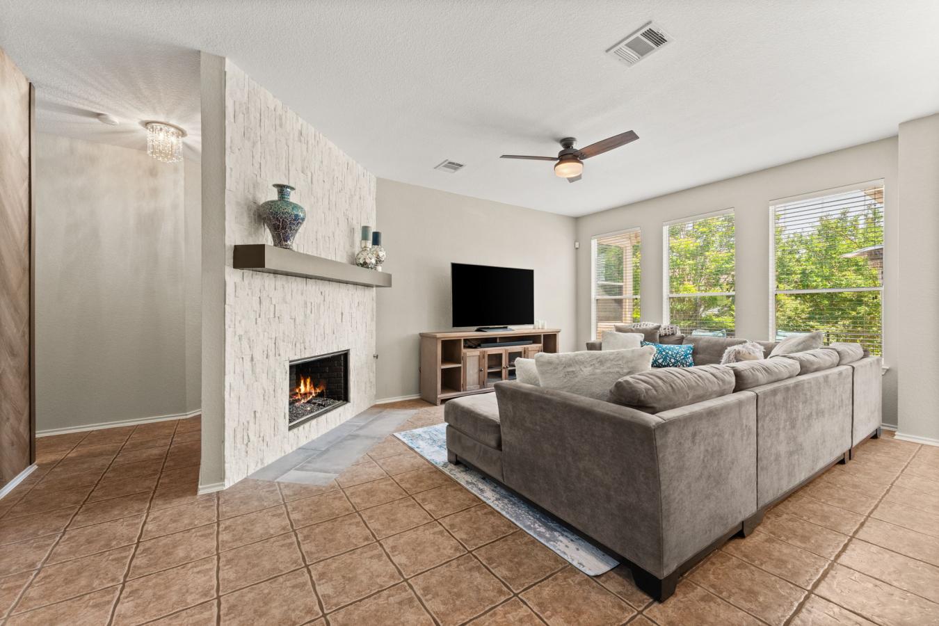 Austin, Travis, 78734, United States, 3 Bedrooms Bedrooms, ,2 BathroomsBathrooms,Residential,For Sale,1952196