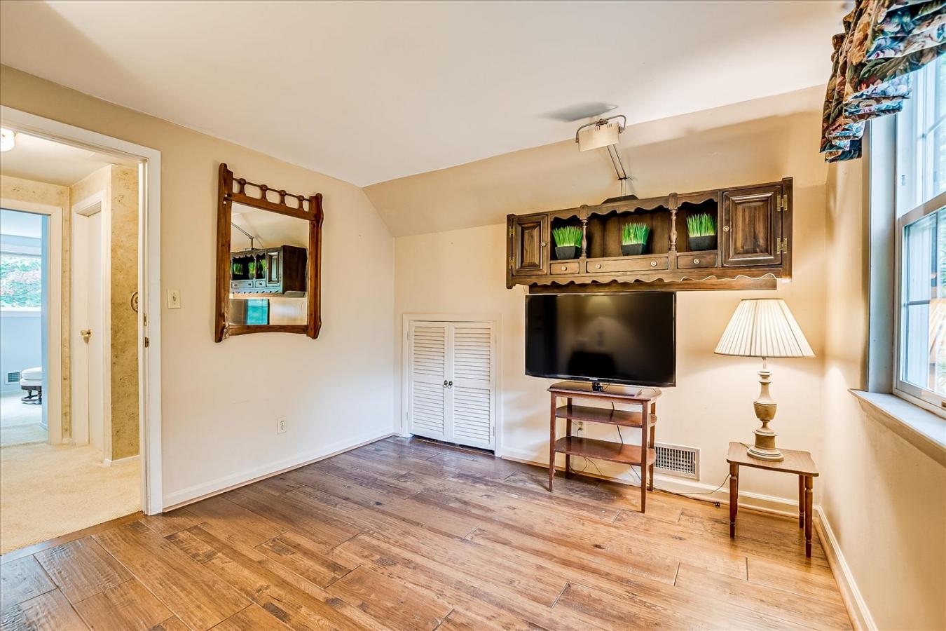 Bridgewater, Somerset, 08807, United States, 5 Bedrooms Bedrooms, ,2 BathroomsBathrooms,Residential,For Sale,1952385