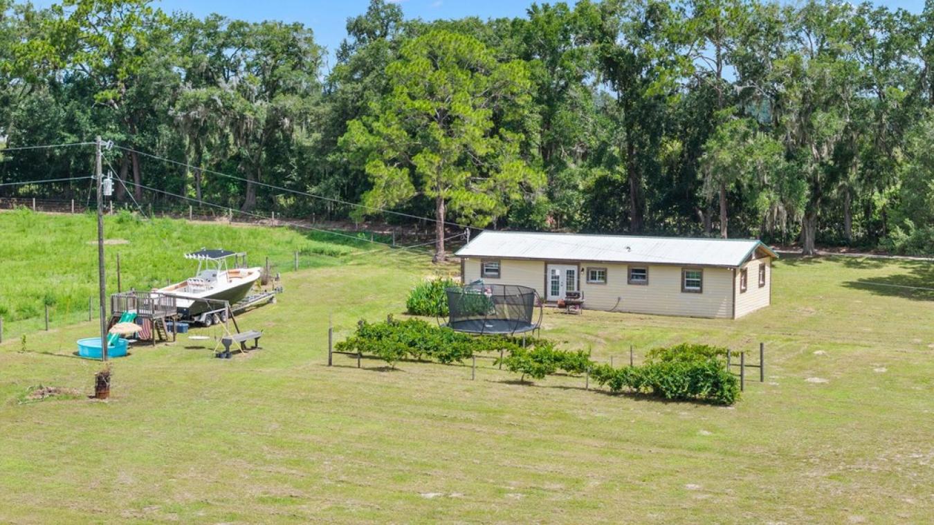 Morriston, Levy, 32668, United States, 5 Bedrooms Bedrooms, ,2 BathroomsBathrooms,Residential,For Sale,1952383