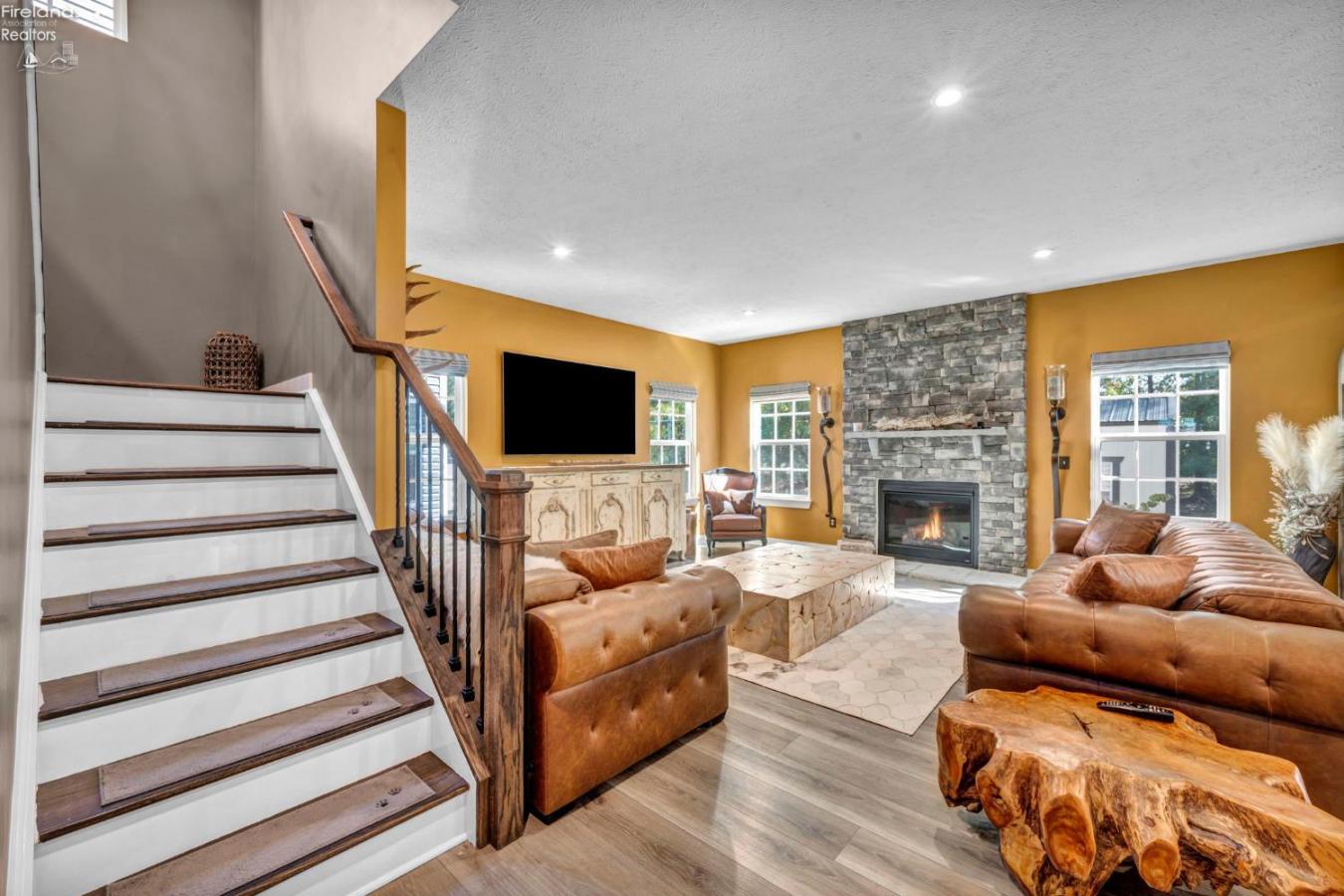 Lorain, Lorain, 44053, United States, 4 Bedrooms Bedrooms, ,3 BathroomsBathrooms,Residential,For Sale,1952380