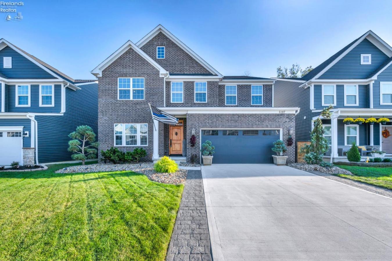 Lorain, Lorain, 44053, United States, 4 Bedrooms Bedrooms, ,3 BathroomsBathrooms,Residential,For Sale,1952380